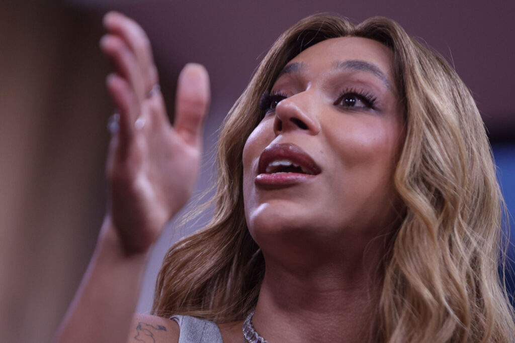 erika-hilton-analisa-limite-entre-critica-politica-e-transfobia