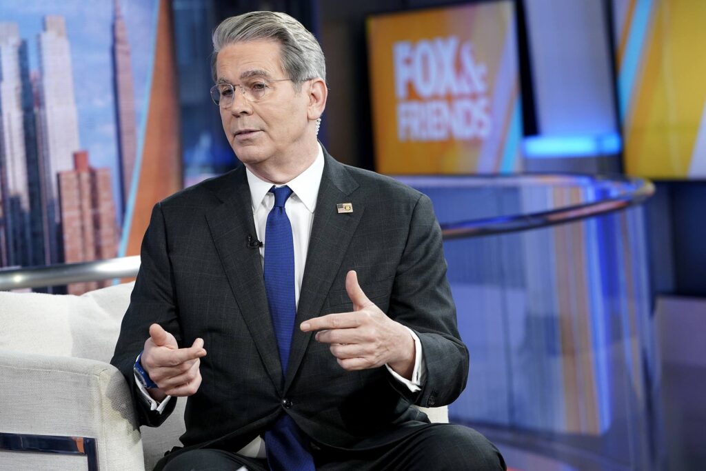 eua-avalia-retirar-sancoes-ao-petroleo-iraniano-no-mar,-diz-secretario