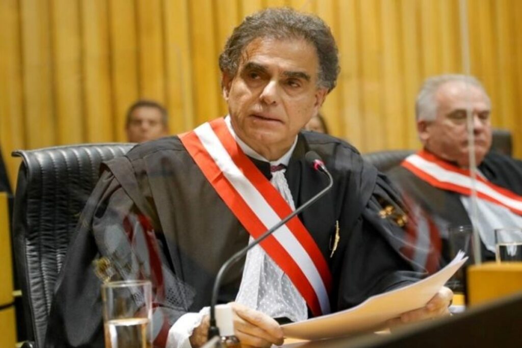apos-tensao-no-tst,-presidente-quer-vetar-parentes-de-ministros-no-cnj