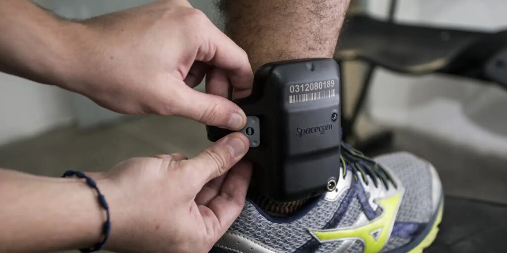 senado-aprova-uso-imediato-de-tornozeleira-por-agressor-de-mulher