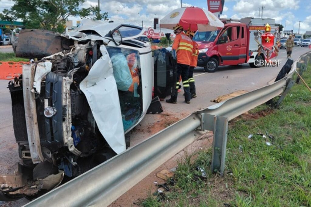 motorista-da-novacap-se-envolve-em-acidente-e-nega-bafometro.-veja-video