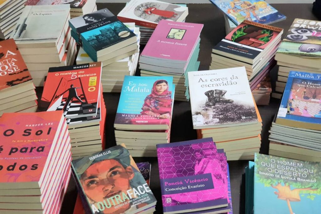 presos-do-df-recebem-mais-7-mil-livros-para-reduzir-pena-com-leitura