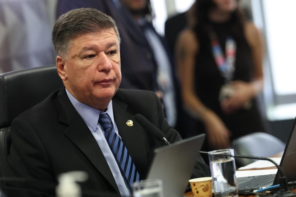 “ou-vorcaro-faz-uma-delacao-completa-ou-ela-nao-sera-aceita”,-diz-presidente-da-cpmi-do-inss