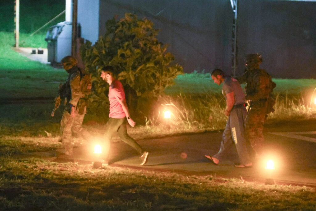 veja-imagens-da-chegada-de-daniel-vorcaro-a-superintendencia-da-pf