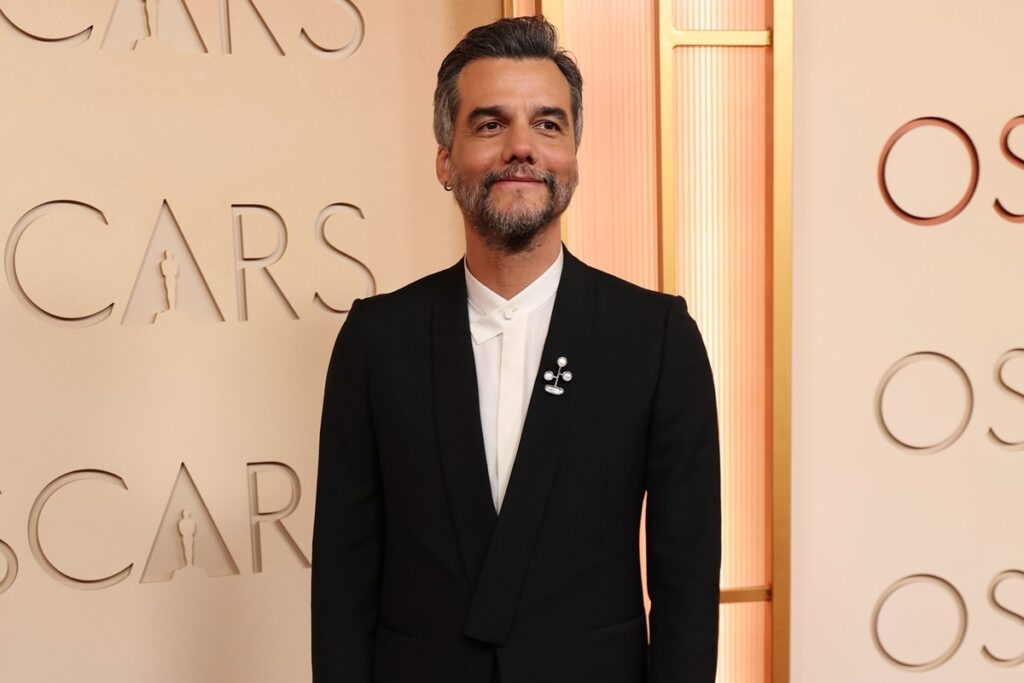 wagner-moura-aparece-em-clique-raro-com-o-filho;-veja