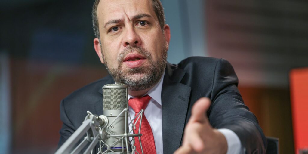 “Negociamos com os caminhoneiros”, diz Boulos sobre greve da categoria “negociamos-com-os-caminhoneiros”,-diz-boulos-sobre-greve-da-categoria