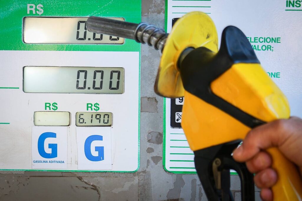 guerra-faz-diesel-subir-25,7%-e-bate-r$-7,21,-mostra-levantamento