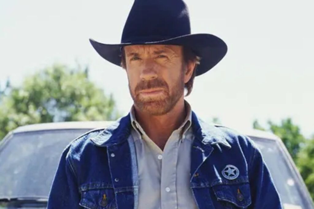 chuck-norris-chocou-os-fas-ao-revelar-que-foi-estrangulado-no-brasil