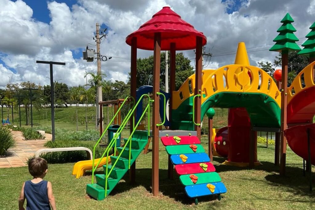 “local-de-convivencia-e-infancia”:-moradora-critica-retirada-de-parquinho-no-noroeste