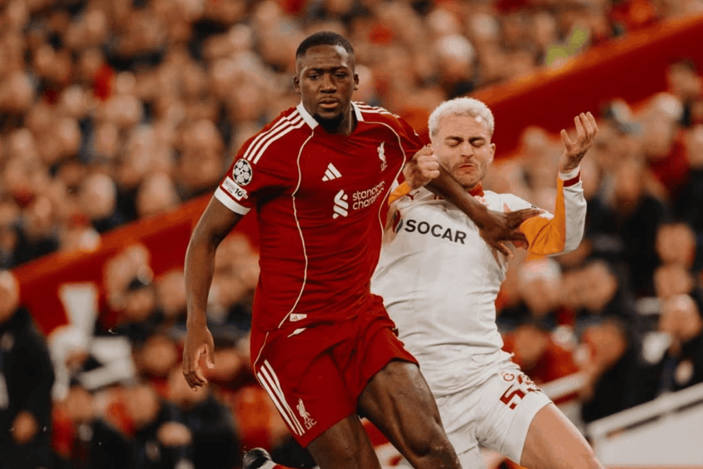 atleta-do-liverpool-e-alvo-de-ofensas-racistas-apos-jogo-da-champions