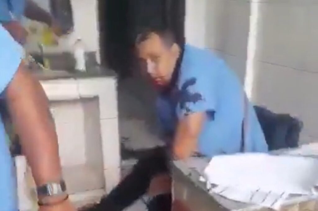 rj:-granada-explode-em-ponto-de-onibus-e-deixa-8-feridos.-video