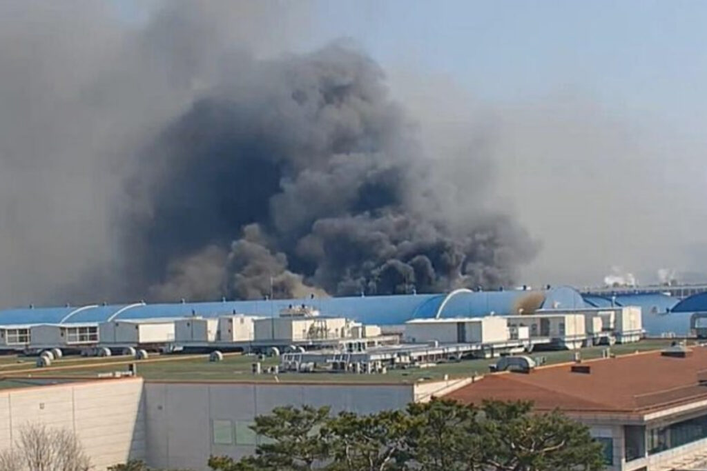 incendio-em-fabrica-na-coreia-do-sul-deixa-ao-menos-10-mortos.-veja-video