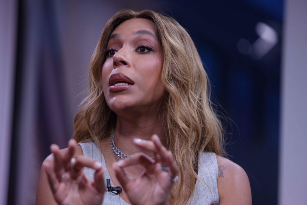 erika-hilton-cobra-apuracao-do-mp-sobre-jogo-baseado-no-caso-epstein