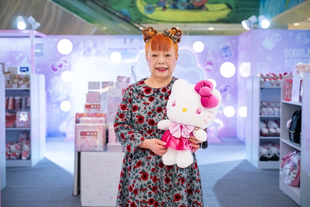 designer-da-hello-kitty-se-aposenta-apos-40-anos-no-cargo
