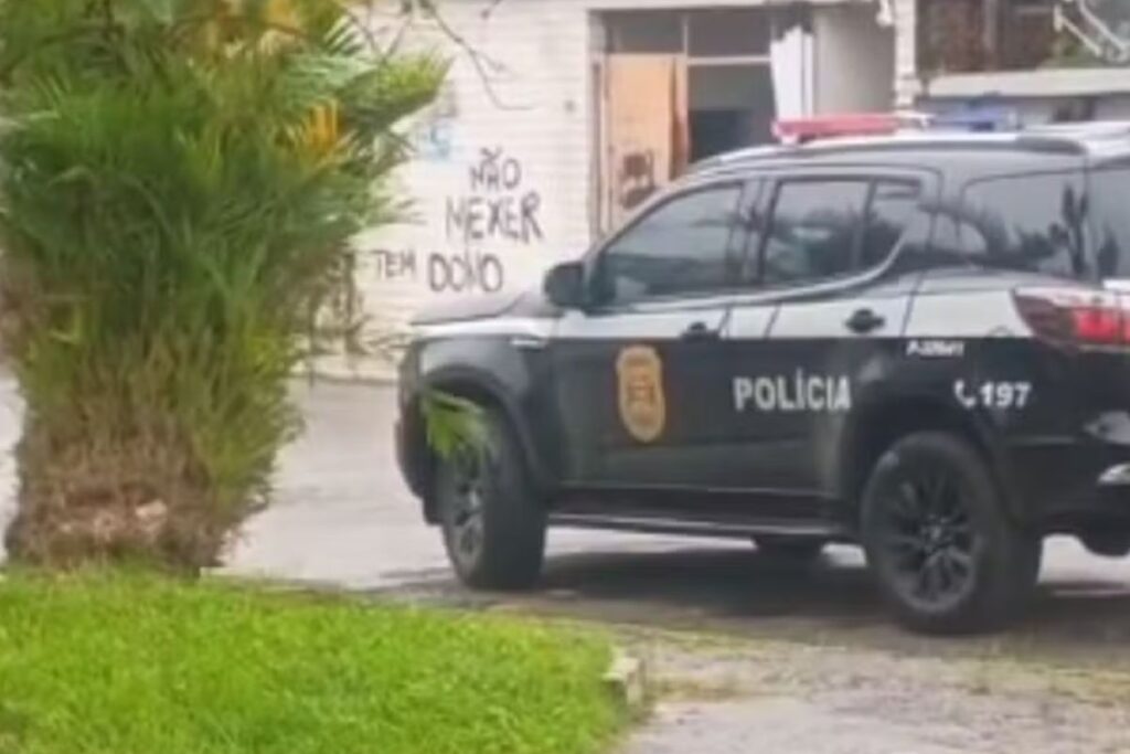 vizinhos-ouvem-gritos-e-corpo-e-achado-dias-depois-em-casa-abandonada