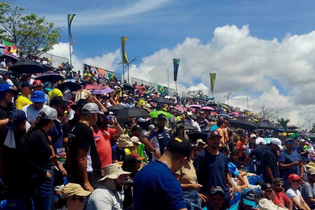 publico-brasileiro-se-derrete-com-retorno-do-motogp-ao-brasil