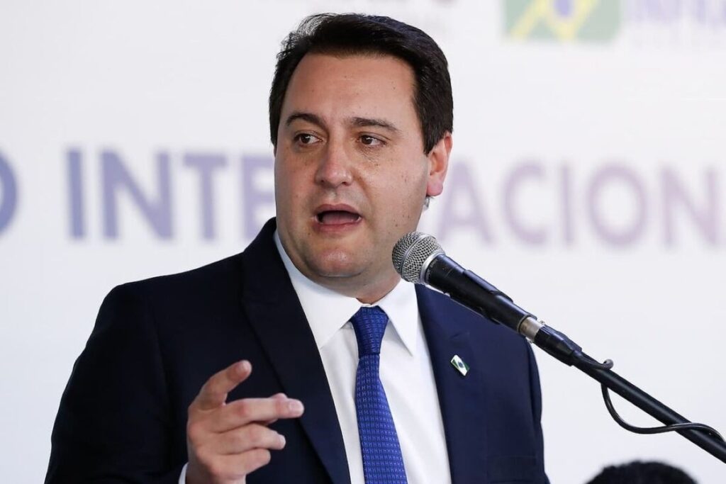 ratinho-junior-desiste-de-pre-candidatura-a-presidencia