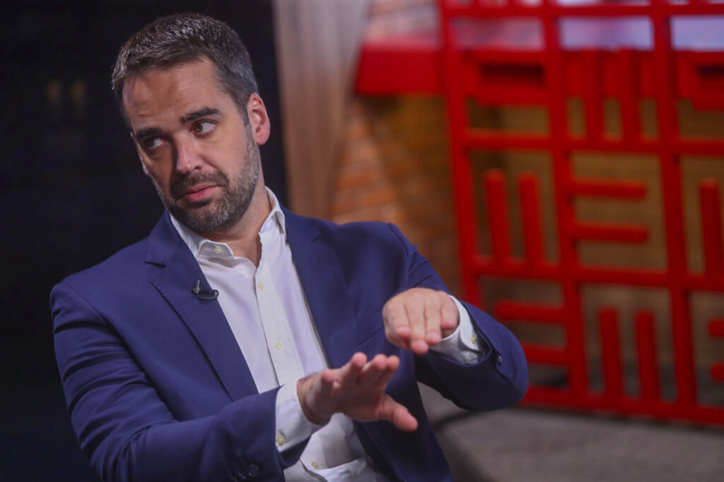 leite-se-coloca-como-nome-da-centro-direita-apos-recuo-de-ratinho-jr.