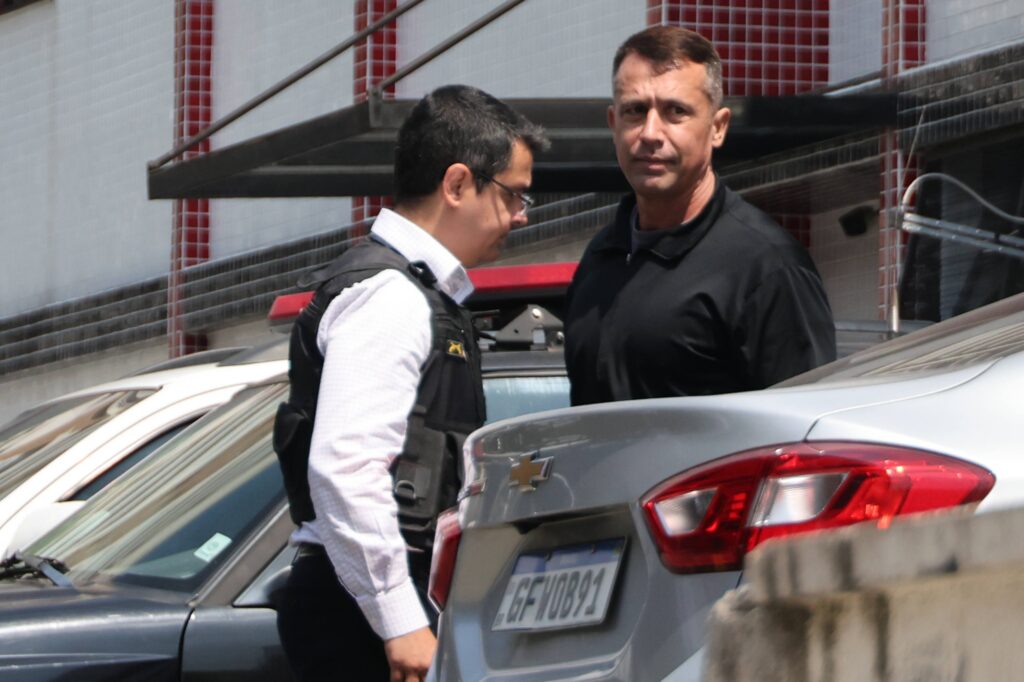 pm-diz-que-coronel-preso-tentou-beija-la-a-forca:-“nunca-aceitei”