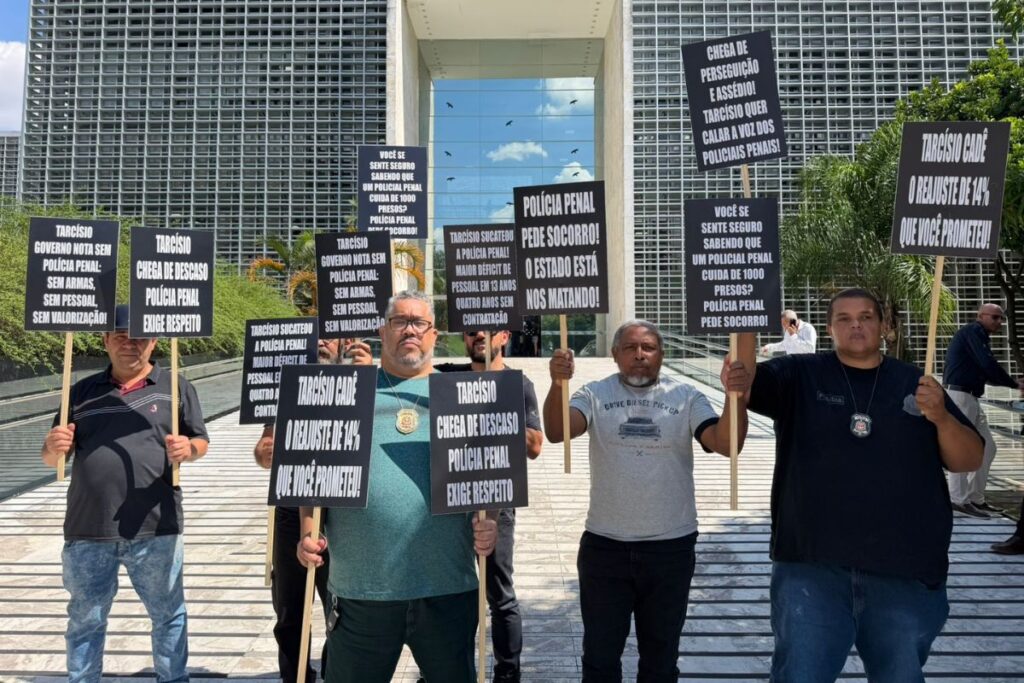 por-reajuste,-policiais-penais-protestam-contra-tarcisio-na-alesp