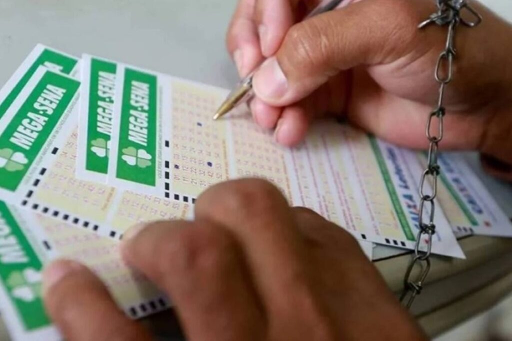 mega-sena-pode-pagar-r$-17-milhoes-nesta-quinta.-veja-como-apostar