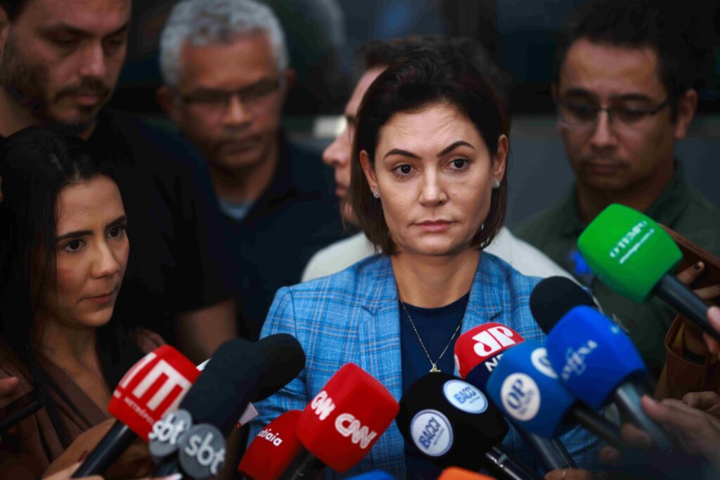 o-risco-de-subestimar-o-verniz-de-michelle-bolsonaro