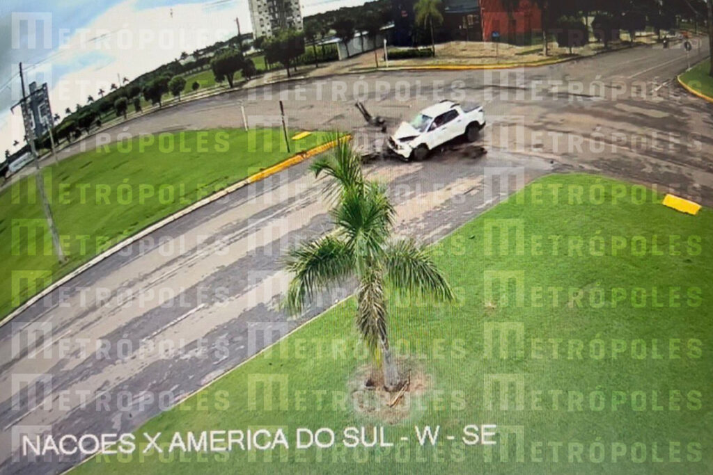 chocante:-camera-flagra-motociclista-“voando”-apos-colisao-com-carro.-veja-video