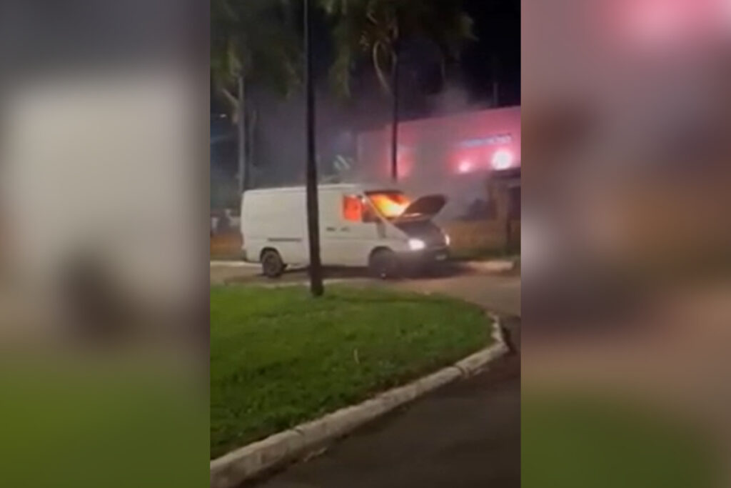 motorista-leva-van-em-chamas-ate-quartel-dos-bombeiros-no-df.-veja-video