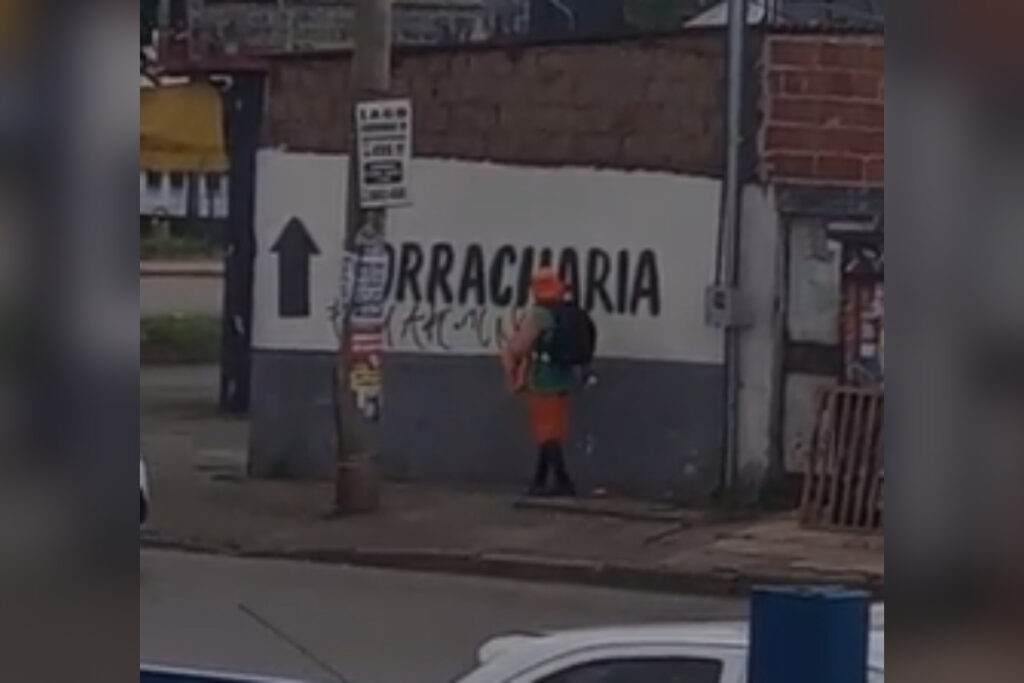 gari-e-flagrado-pichando-parede-de-comercio-no-df