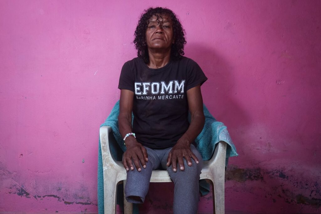 mulher-que-teve-perna-amputada-ao-ser-atropelada-luta-para-rever-filhos.-veja-video