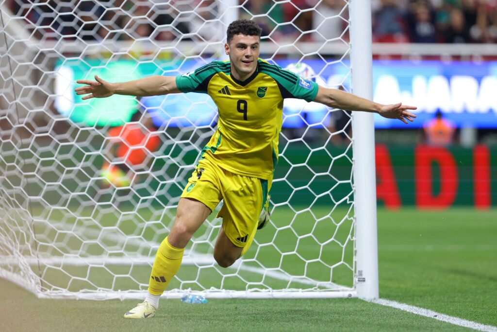 jamaica-vence-a-nova-caledonia-e-enfrenta-a-rd-congo-por-vaga-na-copa