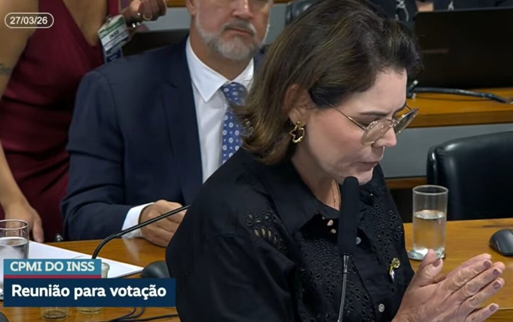 deputada-chora-com-resultado-da-cpmi-do-inss:-“peco-perdao”