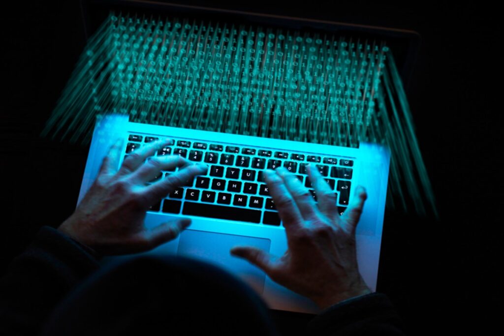 hacker-invade-bancos,-pede-r$-7-milhoes-e-e-preso-em-cobertura-de-luxo