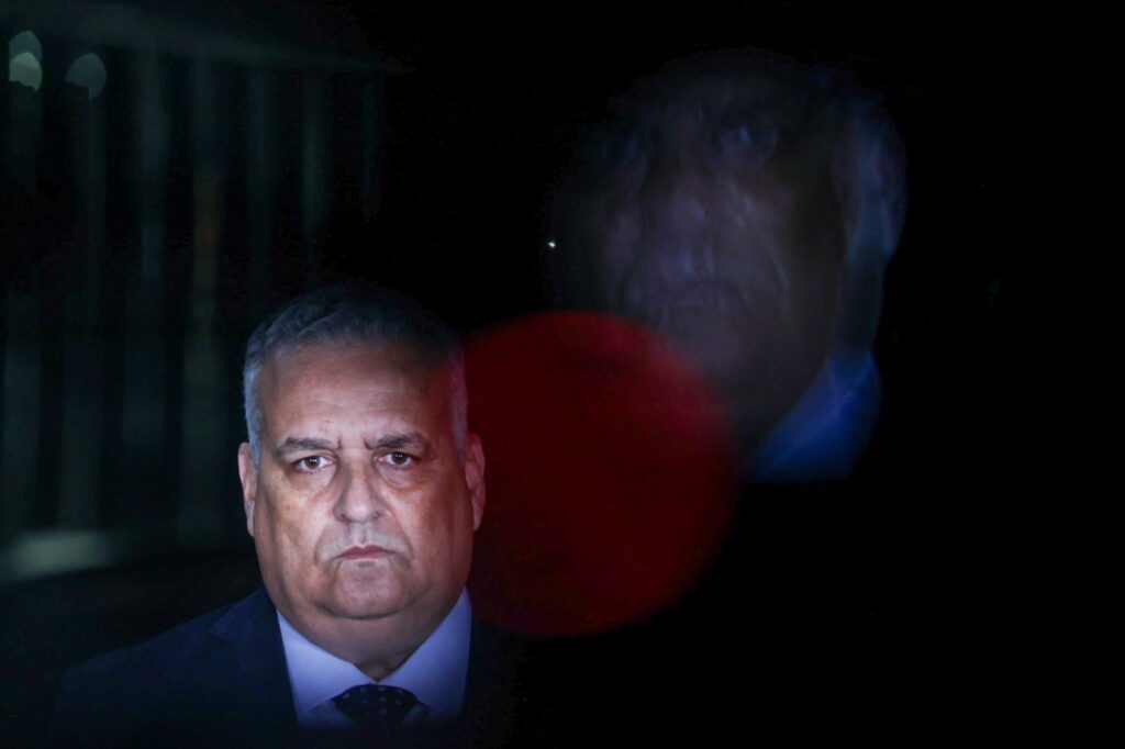 acordo-entre-lira-e-bolsonaro-impede-plano-do-relator-da-cpmi-do-inss