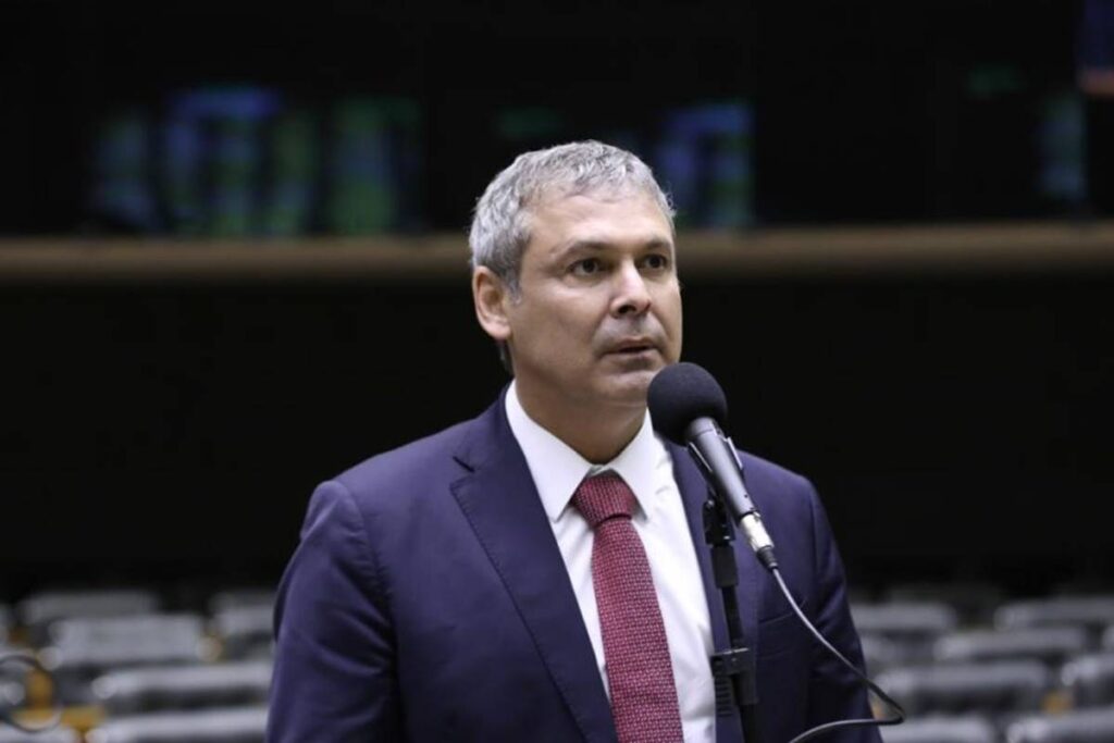 apos-briga-na-cpmi-do-inss,-gaspar-diz-que-processara-lindbergh