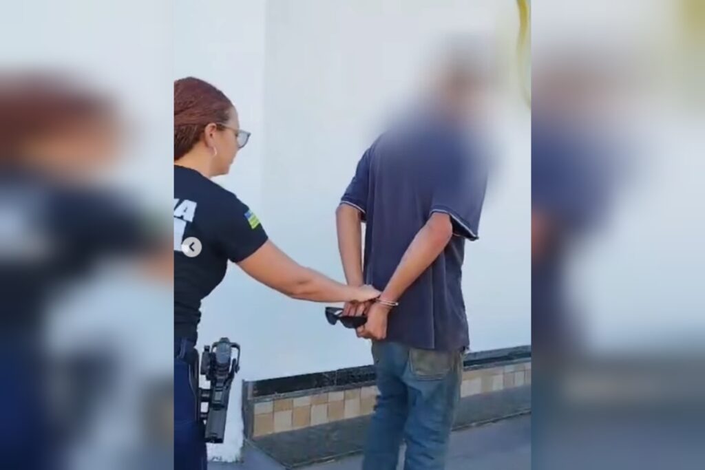 homem-e-preso-apos-arremessar-espelho-e-tentar-queimar-ex-viva