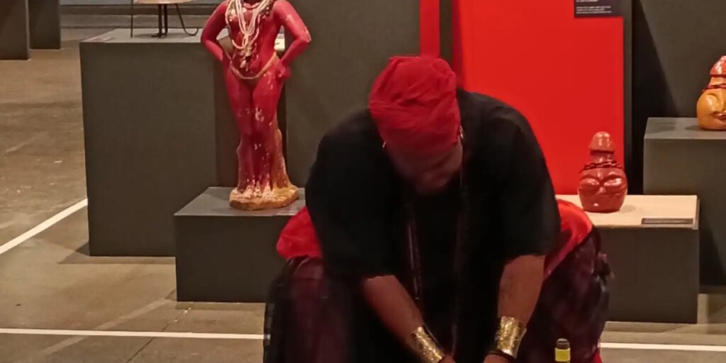 Exposição explora presença de Exu na cultura afro-brasileira exposicao-explora-presenca-de-exu-na-cultura-afro-brasileira