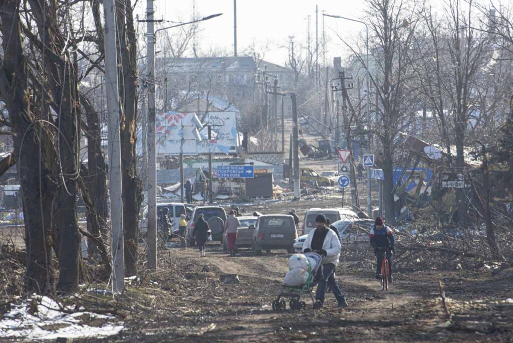 bombardeios-russos-na-ucrania-matam-4,-atingem-maternidade-e-porto