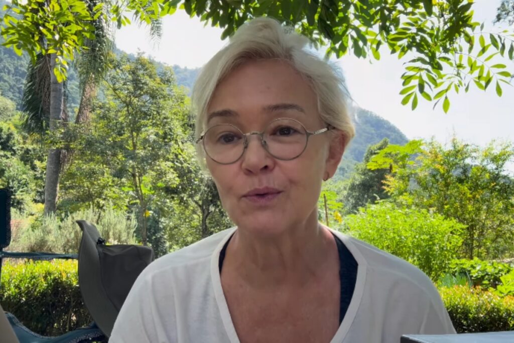 julia-lemmertz-sobre-envelhecer-diante-das-cameras:-“muito-dificil”