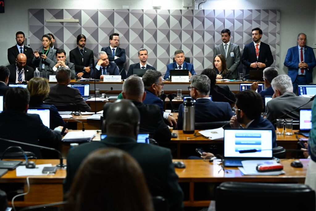 cpmi-do-inss-chega-ao-fim-no-congresso,-mas-embate-continua-nas-redes