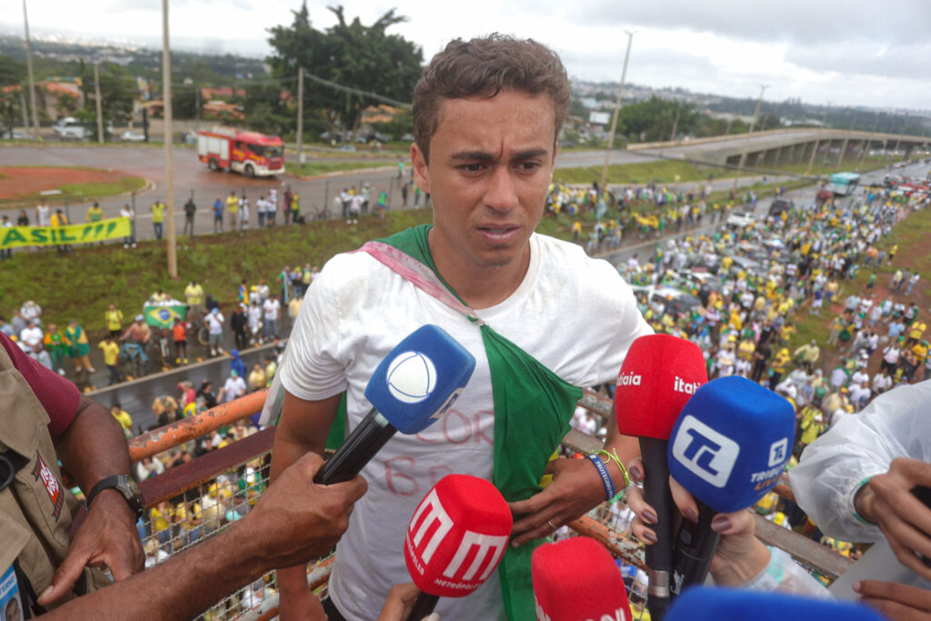 nikolas-cobra-cassacao-de-lindbergh-e-soraya-por-acusarem-gaspar