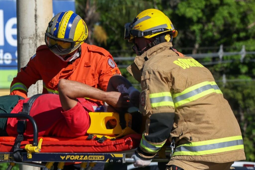 acidente-com-13-veiculos-na-epia:-motorista-desmaiou-com-impacto