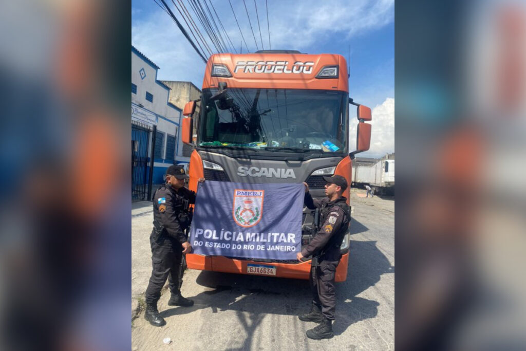 rj:-bandidos-rendem-motorista-e-tentam-roubar-r$-390-mil-em-chocolates