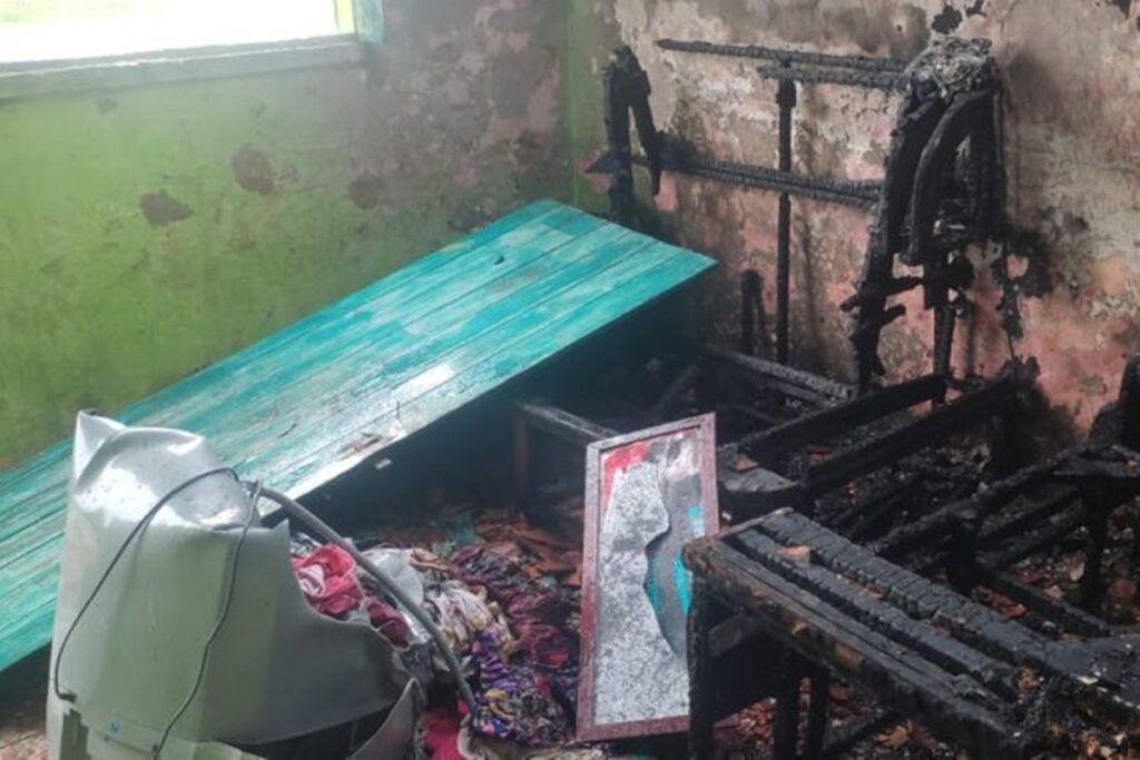 mulher-incendeia-casa-com-menina-de-3-anos-dentro-apos-brigar-com-mae-da-crianca