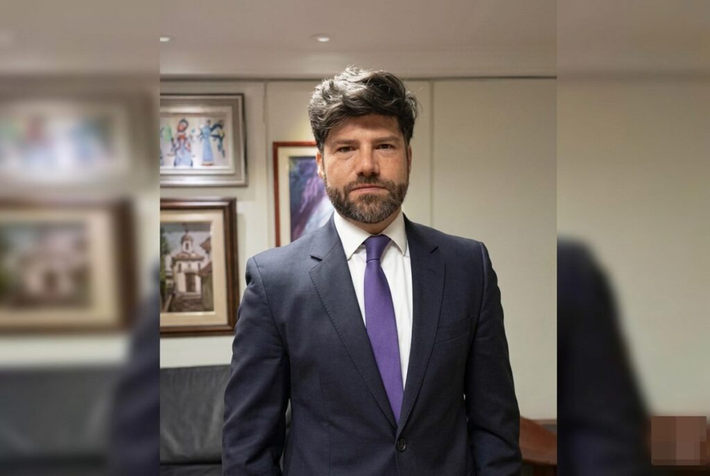 servidor-do-alto-escalao-de-ministerio-esculacha-caseiro-apos-demissao:-“analfabeto”