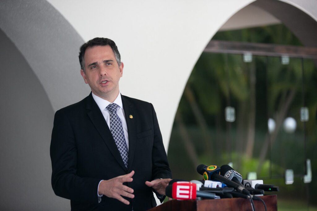 pacheco-da-sinal-de-que-vai-aceitar-candidatura-em-minas-e-apoiar-lula