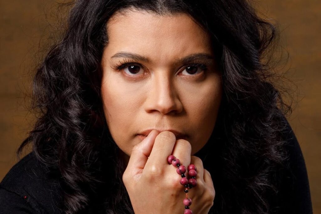 autora-carioca-e-finalista-de-importante-premiacao-literaria-mundial