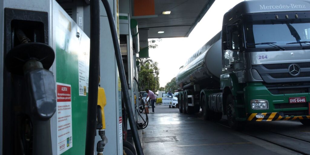MP da subvenção de R$ 1,20 no diesel sai esta semana, diz Durigan mp-da-subvencao-de-r$-1,20-no-diesel-sai-esta-semana,-diz-durigan