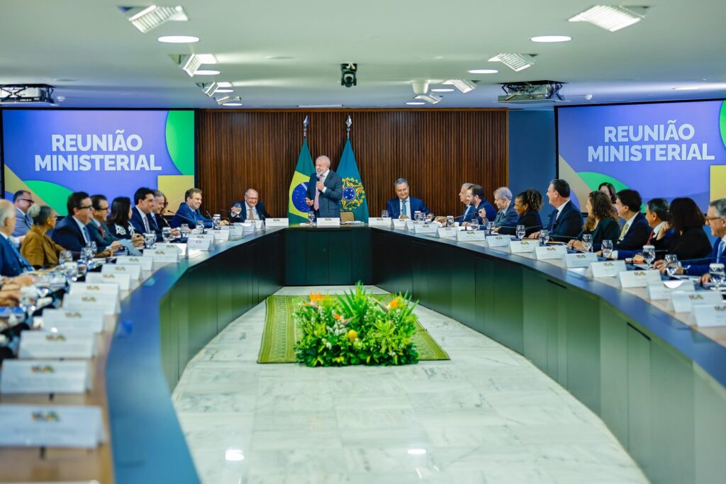 saiba-quem-sao-os-novos-ministros-que-ocupam-a-esplanada-apos-saidas