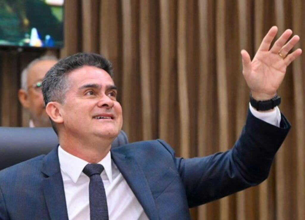 prefeito-de-manaus-renuncia-para-disputar-governo-do-amazonas